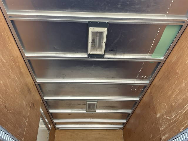 いすゞエルフアルミバン小型（2t・3t）[写真13]