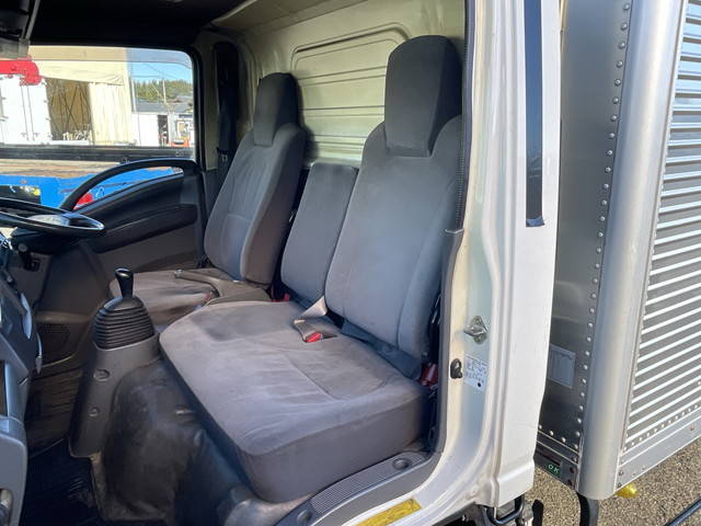 いすゞエルフアルミバン小型（2t・3t）[写真27]