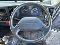 いすゞエルフアルミバン小型（2t・3t）[写真32]