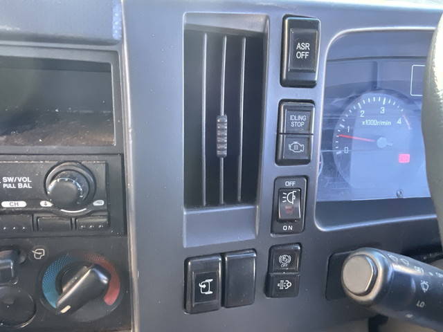 いすゞエルフアルミバン小型（2t・3t）[写真35]