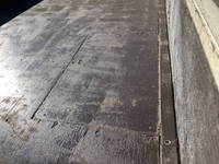 三菱ふそうキャンター平ボディ小型（2t・3t）[写真11]