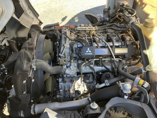 三菱ふそうキャンター平ボディ小型（2t・3t）[写真22]