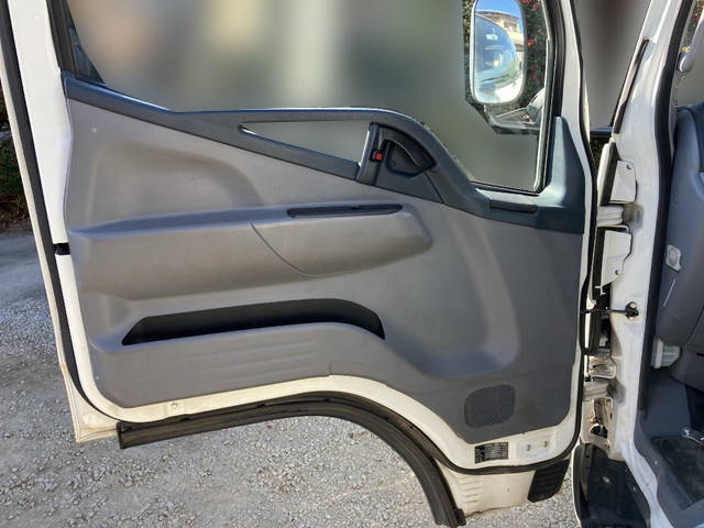 三菱ふそうキャンター平ボディ小型（2t・3t）[写真25]