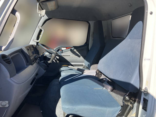 三菱ふそうキャンター平ボディ小型（2t・3t）[写真27]