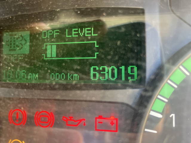 三菱ふそうキャンター平ボディ小型（2t・3t）[写真32]