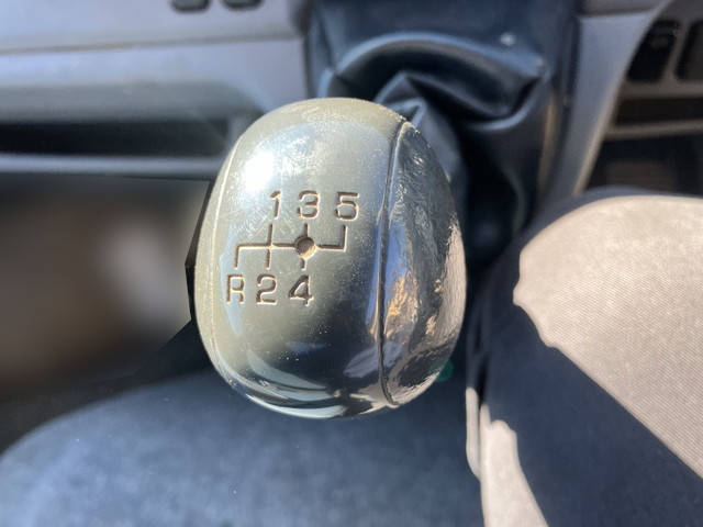 三菱ふそうキャンター平ボディ小型（2t・3t）[写真33]