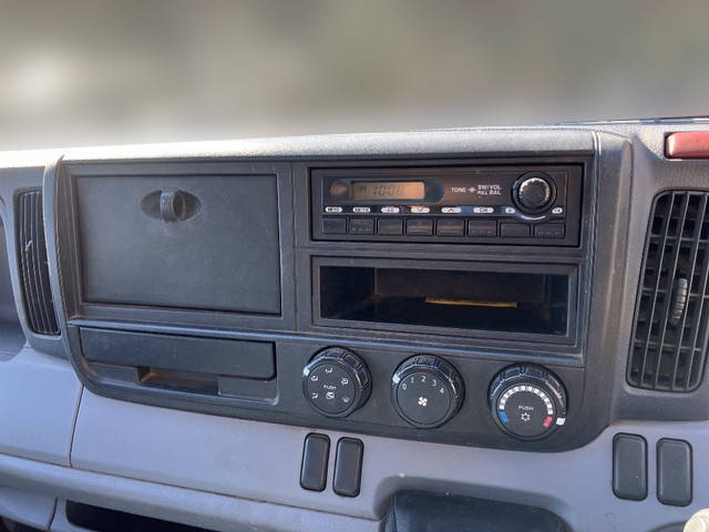 三菱ふそうキャンター平ボディ小型（2t・3t）[写真34]