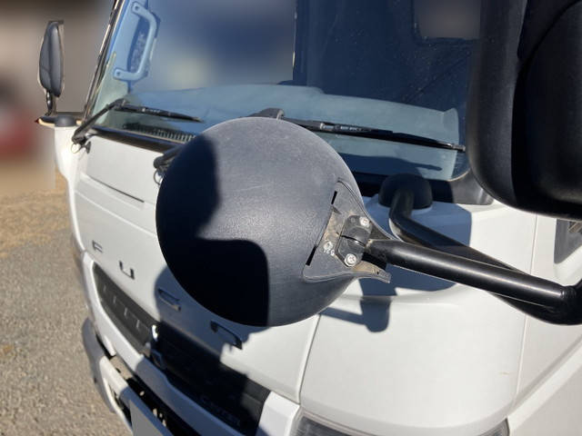 三菱ふそうキャンター平ボディ小型（2t・3t）[写真07]