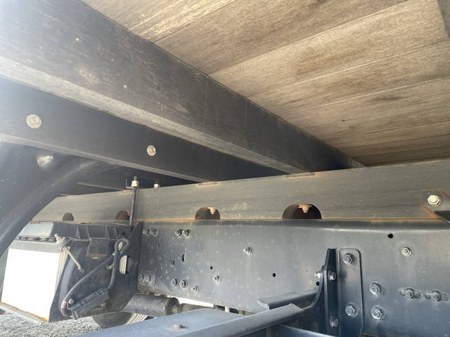 三菱ふそうファイター平ボディ中型（4t）[写真19]