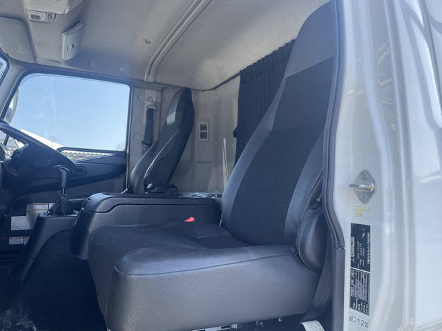 三菱ふそうファイター平ボディ中型（4t）[写真28]