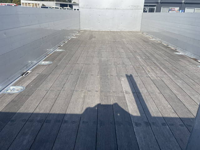 三菱ふそうファイター平ボディ中型（4t）[写真09]