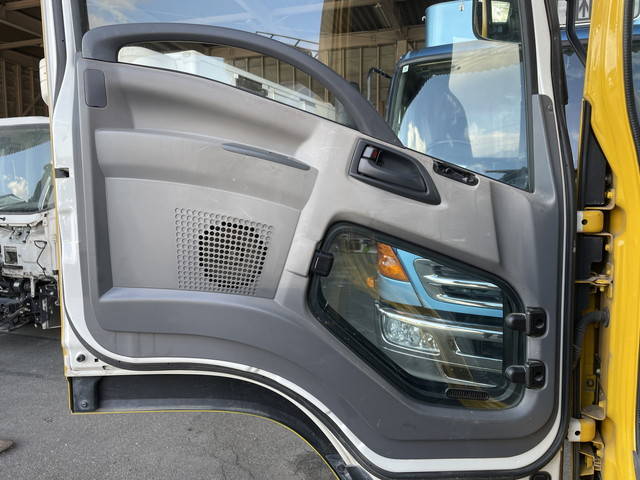 いすゞフォワードミキサー車（コンクリートミキサー）中型（4t）[写真20]