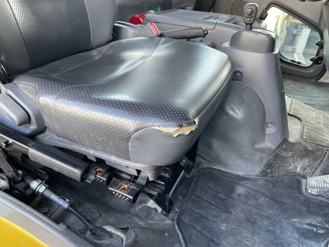 いすゞフォワードミキサー車（コンクリートミキサー）中型（4t）[写真24]