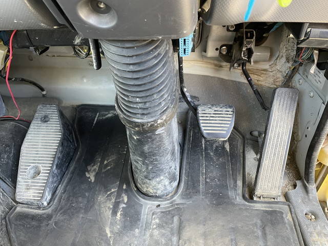 いすゞフォワードミキサー車（コンクリートミキサー）中型（4t）[写真36]