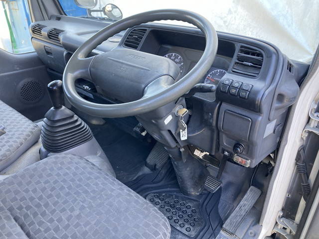 日産アトラス平ボディ小型（2t・3t）[写真33]