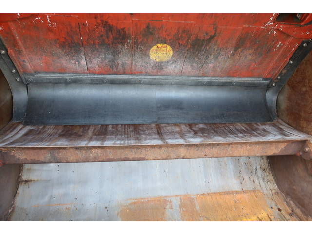 日野レンジャーパッカー車（塵芥車）中型（4t）[写真11]