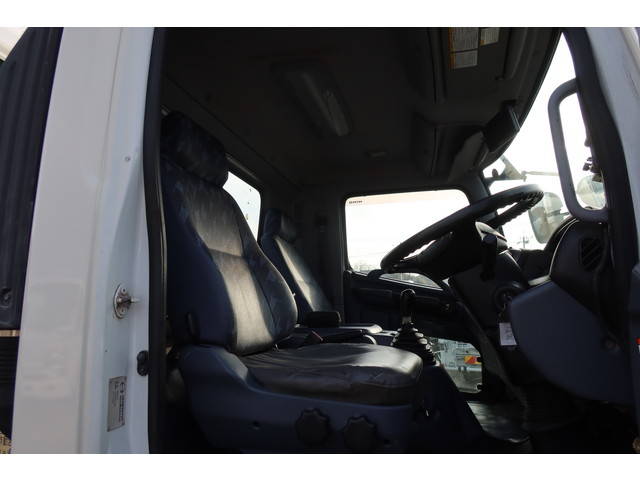 日野レンジャーパッカー車（塵芥車）中型（4t）[写真29]