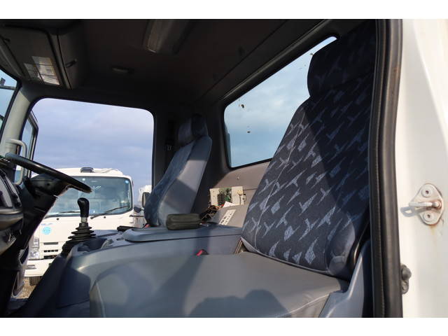 日野レンジャーパッカー車（塵芥車）中型（4t）[写真40]