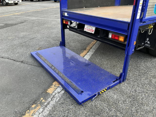 三菱ふそうキャンター平ボディ小型（2t・3t）[写真17]