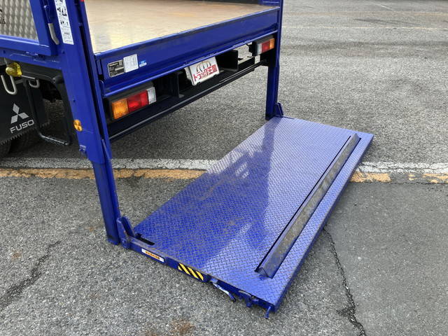 三菱ふそうキャンター平ボディ小型（2t・3t）[写真18]