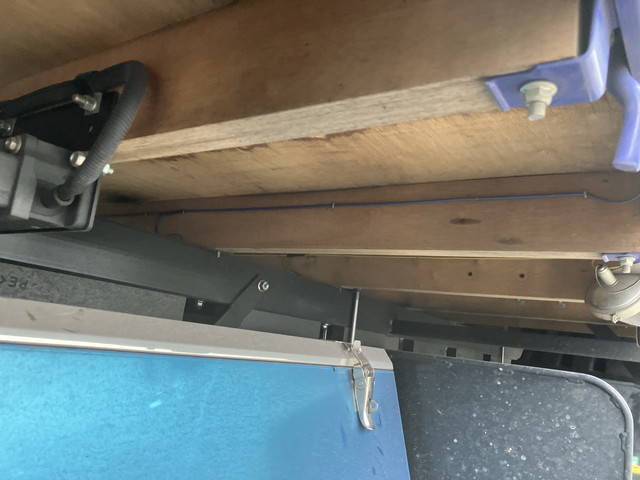 三菱ふそうキャンター平ボディ小型（2t・3t）[写真24]