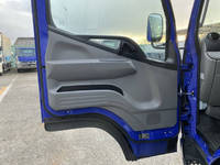 三菱ふそうキャンター平ボディ小型（2t・3t）[写真28]