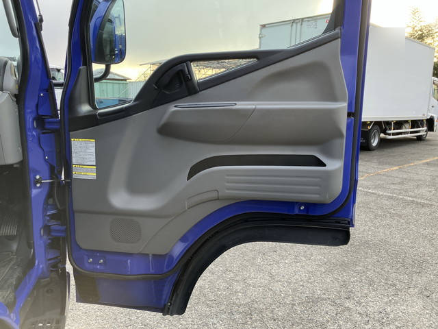 三菱ふそうキャンター平ボディ小型（2t・3t）[写真29]