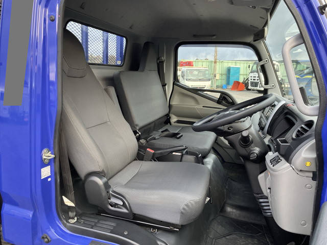 三菱ふそうキャンター平ボディ小型（2t・3t）[写真31]