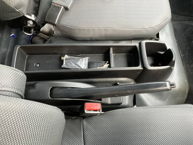 三菱ふそうキャンター平ボディ小型（2t・3t）[写真37]