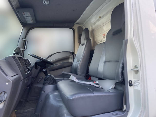 いすゞエルフアルミバン小型（2t・3t）[写真26]