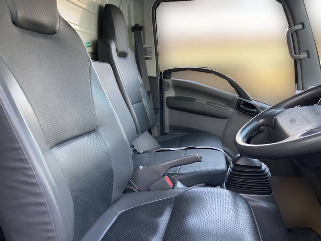 いすゞエルフアルミバン小型（2t・3t）[写真27]