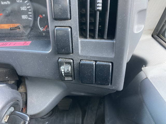 いすゞエルフアルミバン小型（2t・3t）[写真35]