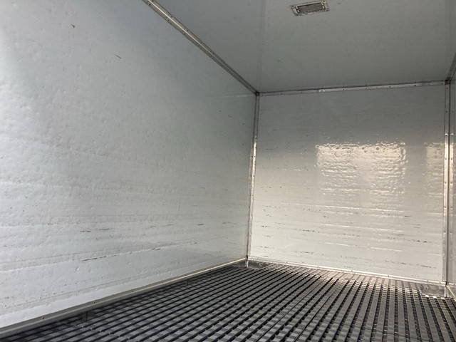 いすゞエルフアルミバン小型（2t・3t）[写真08]