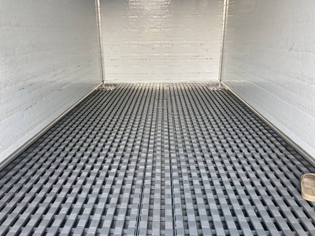 いすゞエルフアルミバン小型（2t・3t）[写真09]