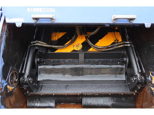 いすゞエルフパッカー車（塵芥車）小型（2t・3t）[写真12]