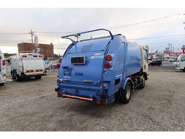 いすゞエルフパッカー車（塵芥車）小型（2t・3t）[写真02]