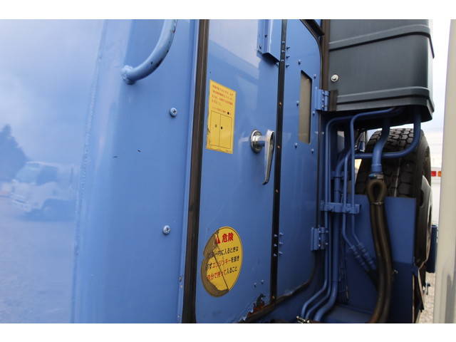 いすゞエルフパッカー車（塵芥車）小型（2t・3t）[写真20]