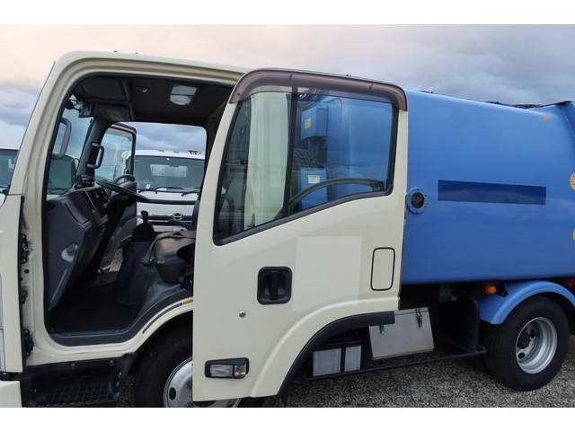 いすゞエルフパッカー車（塵芥車）小型（2t・3t）[写真39]