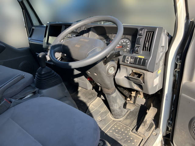 いすゞエルフダブルキャブ（Wキャブ）小型（2t・3t）[写真23]