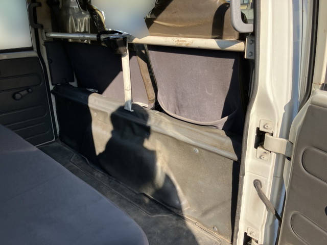 いすゞエルフダブルキャブ（Wキャブ）小型（2t・3t）[写真25]