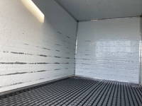 三菱ふそうキャンターアルミバン小型（2t・3t）[写真12]