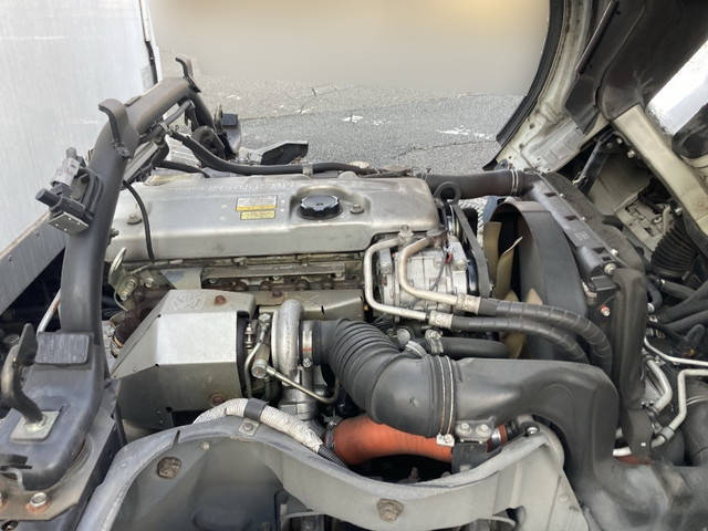 三菱ふそうキャンターアルミバン小型（2t・3t）[写真22]