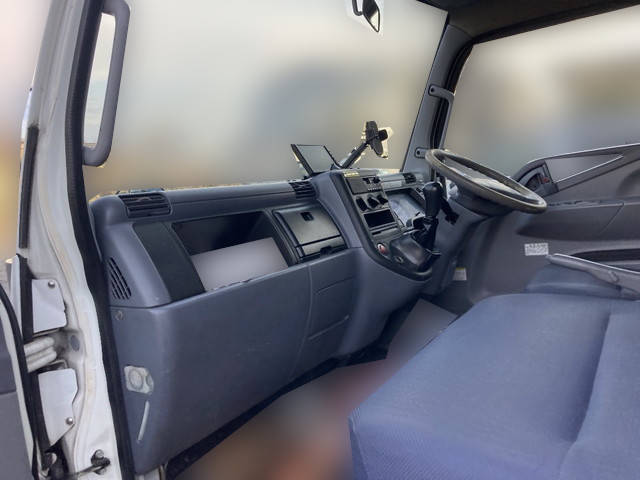 三菱ふそうキャンターアルミバン小型（2t・3t）[写真27]