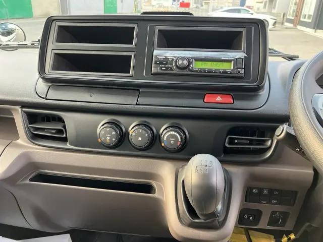 三菱ふそうキャンターコンテナ専用車小型（2t・3t）[写真31]