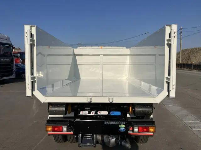 三菱ふそうキャンターコンテナ専用車小型（2t・3t）[写真09]