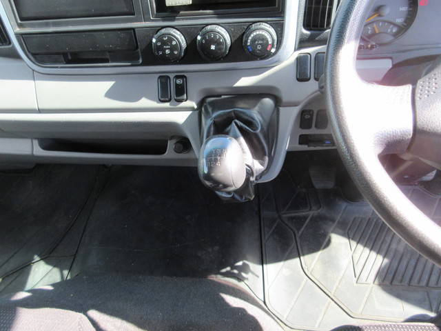 三菱ふそうキャンターアルミバン小型（2t・3t）[写真12]