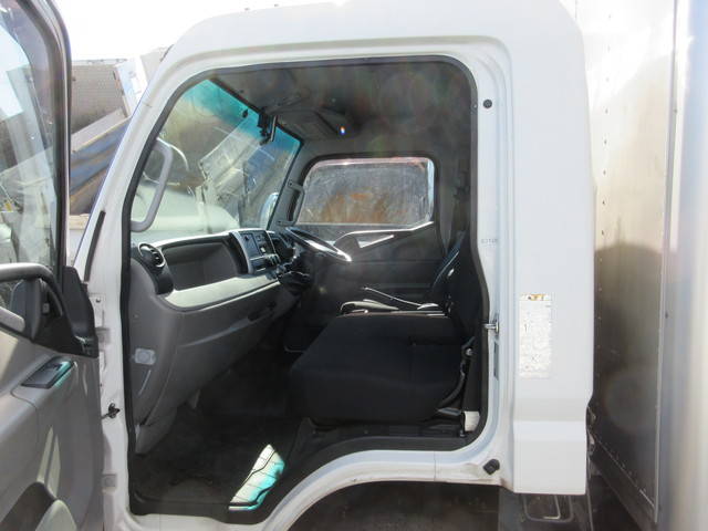 三菱ふそうキャンターアルミバン小型（2t・3t）[写真16]