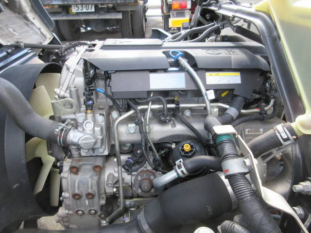 三菱ふそうキャンターアルミバン小型（2t・3t）[写真19]