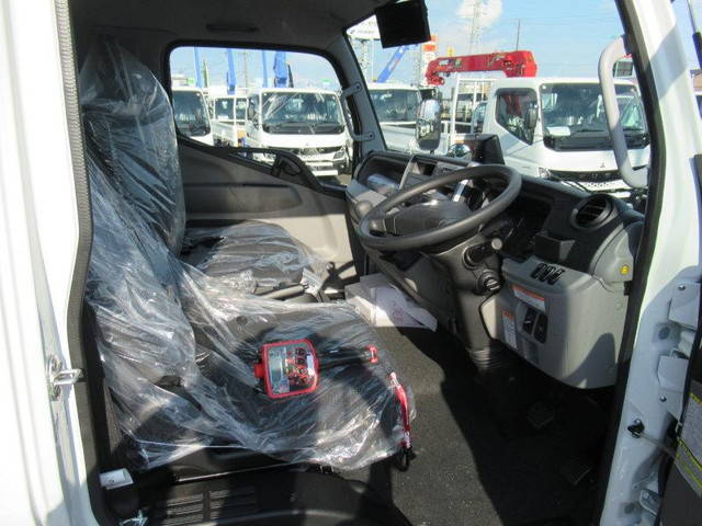 三菱ふそうキャンタークレーン4段小型（2t・3t）[写真19]