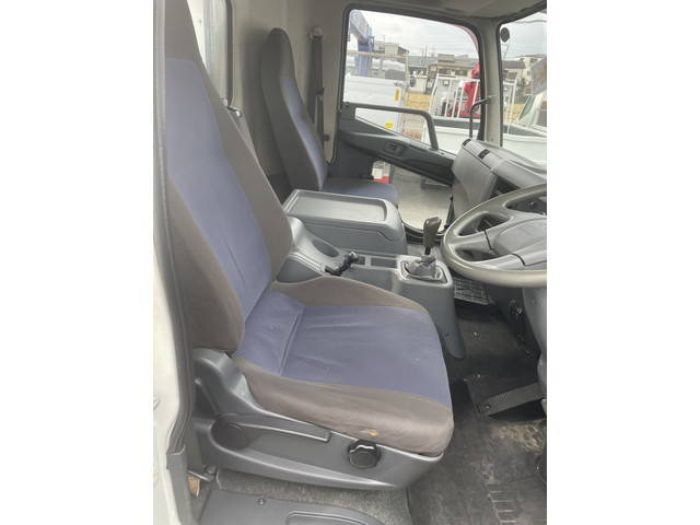 三菱ふそうファイター平ボディ増トン（6t・8t）[写真19]